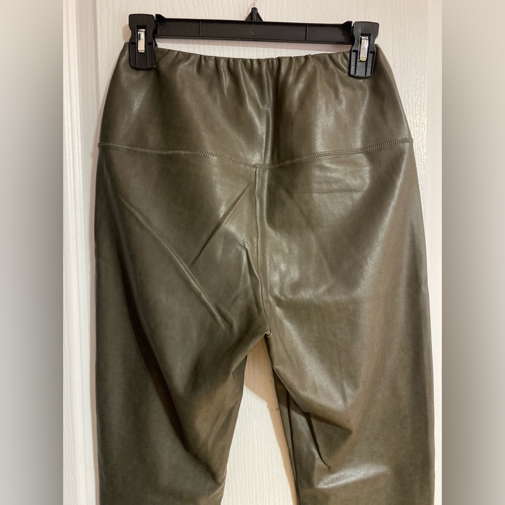Aritzia Wilfred Daria Faux Leather Olive Green Leggings Pant Size Medium - Picture 10 of 12